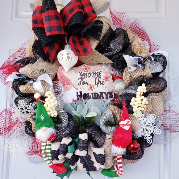 Christmas Wreath Gnome for the Holidays - Picture 1 of 15